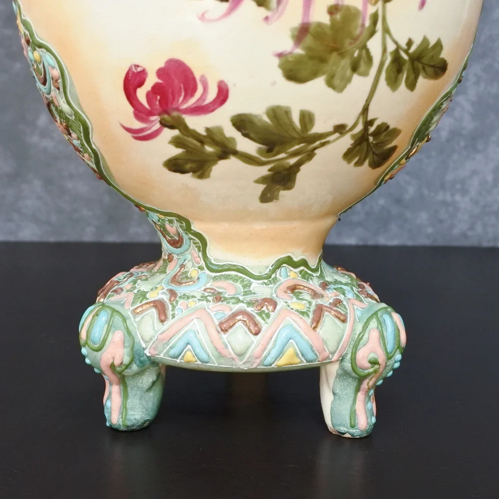 Antique Japanese Satsuma Moriage Foo Dog Floral Vase Urn - Picture 4 of 14